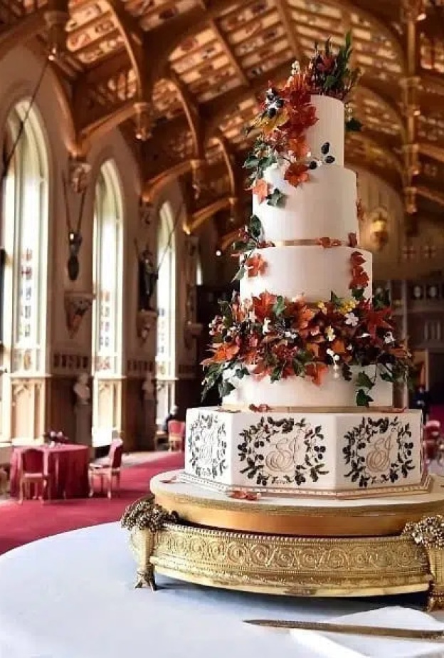 كعكة حفل زفاف الأميرة يوجين Princess Eugenie وجاك بروكسبانك Jack Brooksbank