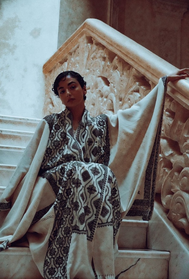 من تصاميم مجموعة رمضان والعيد 2023 من المصممة نورة الهديب