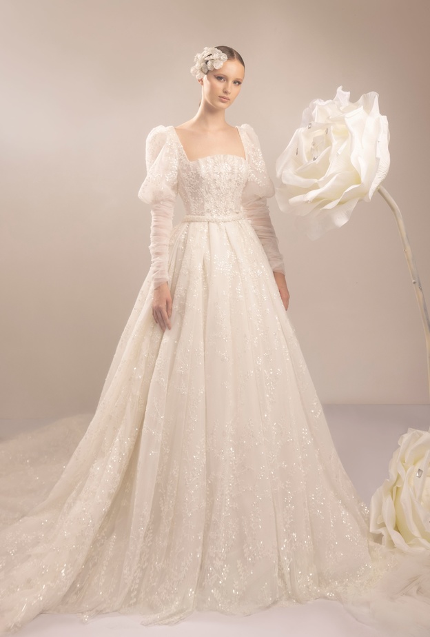 من مجموعة ربيع وصيف 2023 للمصممة ليزلي بطرس