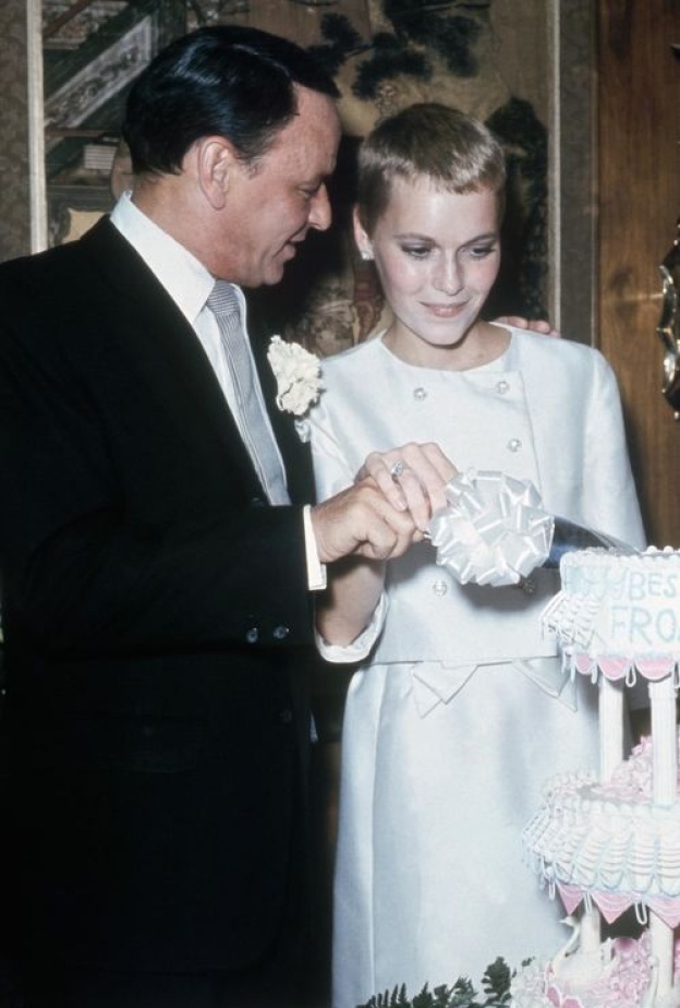 ميا وفرانك في يوم زفافهما، 1966