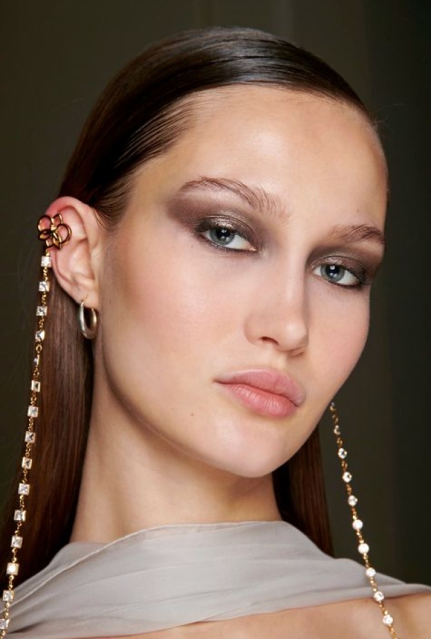 أخطاء مكياج شائعة تجعلك تتقدّمين في السن