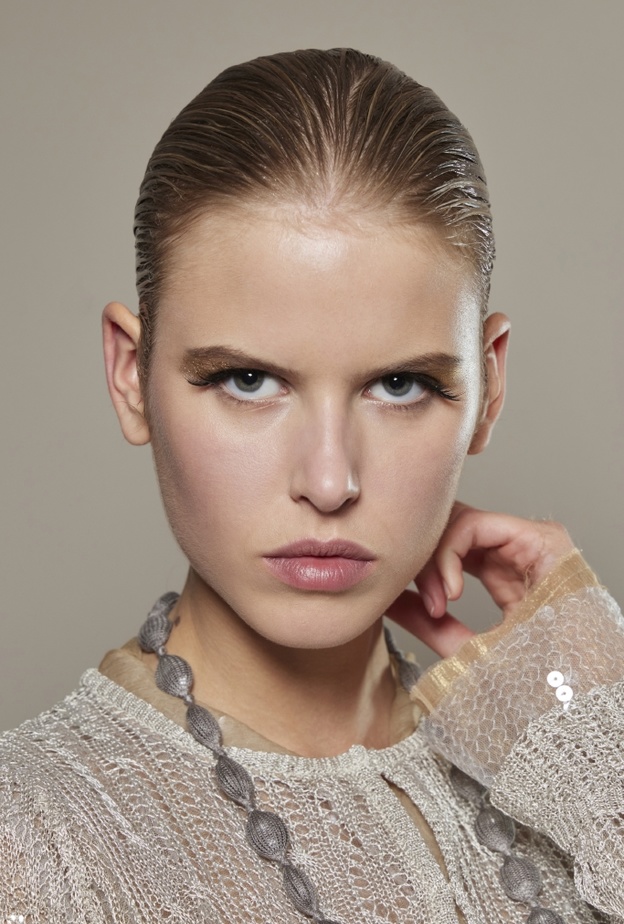 الرموش الصناعية حل لرموشك القصيرة أم هناك حلول أخرى؟