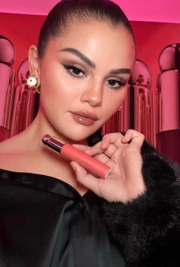 إطلالة رمضانية مثالية للمرأة الثلاثينية مع سيلينا غوميز