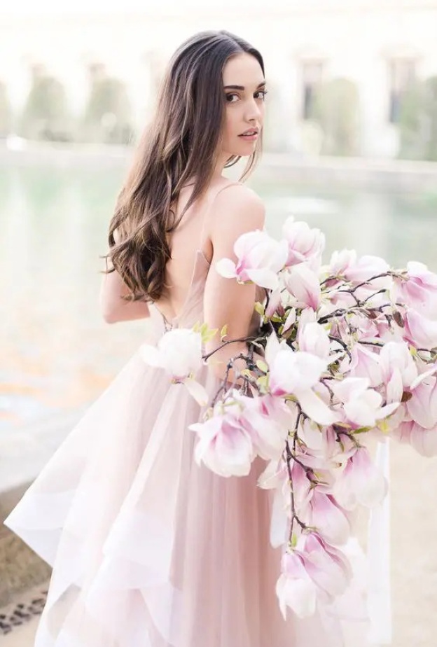 اختيار باقة زهور فريدة معدة من أفرع أشجار الكرز المزهرة باللون الوردي - Copy