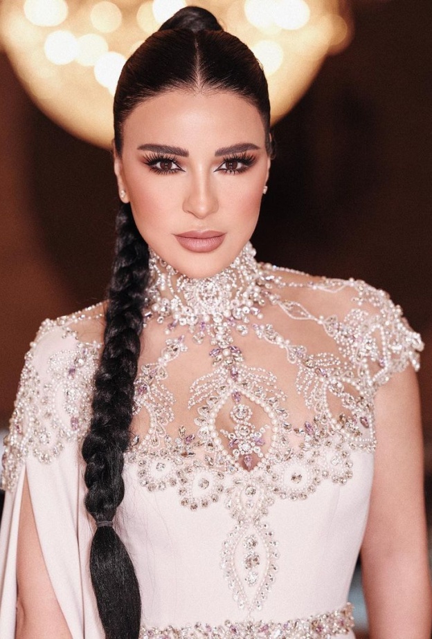 إطلالات جمالية عصرية تلهمك بها النجمات لمناسبة عيد الفطر ..إليك الخطوات