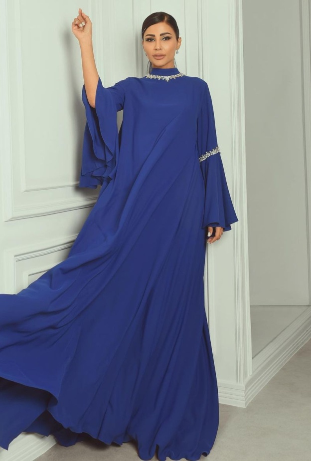 تنسيقات ملفتة من وحي اختيارات النجمات بتدرجات اللون الأزرق