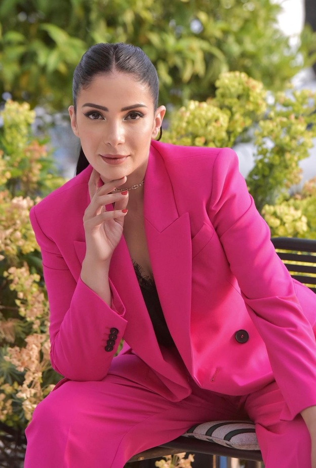 استلهمي إطلالة مجوهرات ملائمة للعيد من وحي تنسيقات النجمات