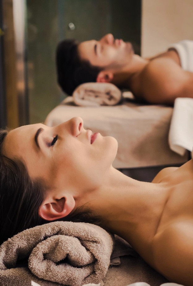 علاج تحديد ثنايا الجسم Emsculpt NEO