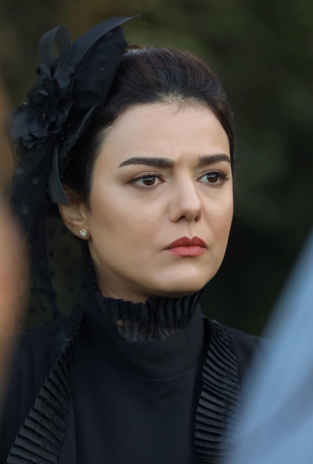 إطلالات جمالية كلاسيكية لـ دانا مارديني في مسلسل "الزند" ..إليك أسلوبها