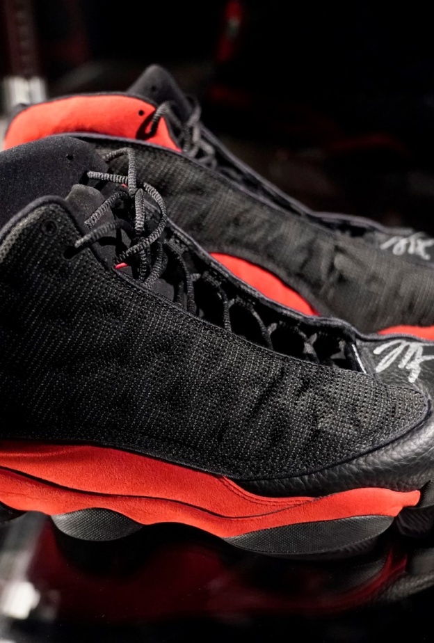 حذاء مايكل جوردان يحطّم الرقم القياسي لمزاد الأحذية بـ2.2 مليون دولار