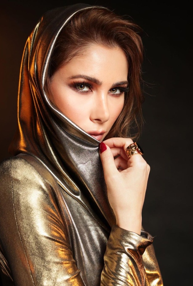 من بين بطلات مسلسلات رمضان 2023 من برأيك كانت الأبرز في تنسيق إطلالات المجوهرات؟