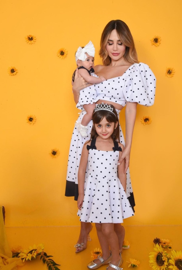 داليدا عياش مع اطفالها