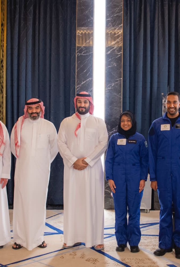 سمو ولي العهد يستقبل رواد الفضاء السعوديين قبل انطلاق رحلتهم إلى الفضاء