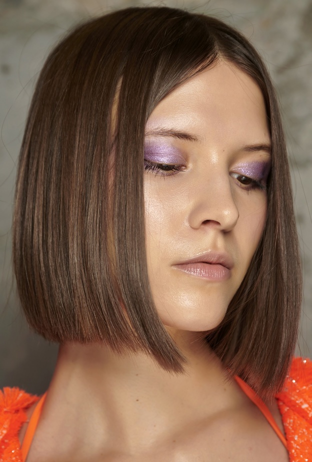 طريقة صبغ درجات الشعر البني بسهولة في المنزل