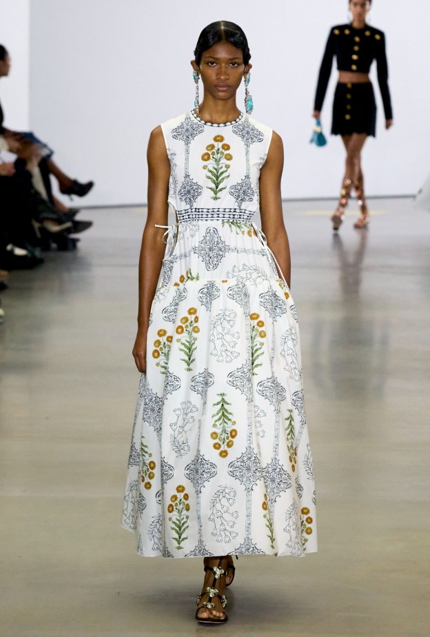 فوائد الاستثمار في فساتين العيد عالية الجودة والتي يمكن ارتداؤها في مناسبات متعددة  