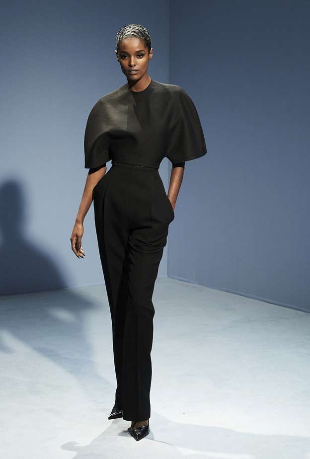 موضة الجمبسوت الأسود لعيد الفطر 2023