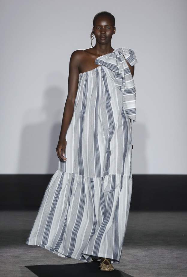 إطلالة لافتة من Label Edition باللّون الرمادي