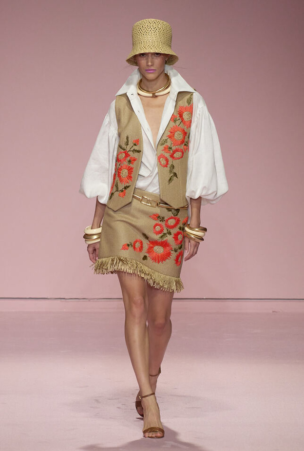 إطلالة من Luisa Spagnoli