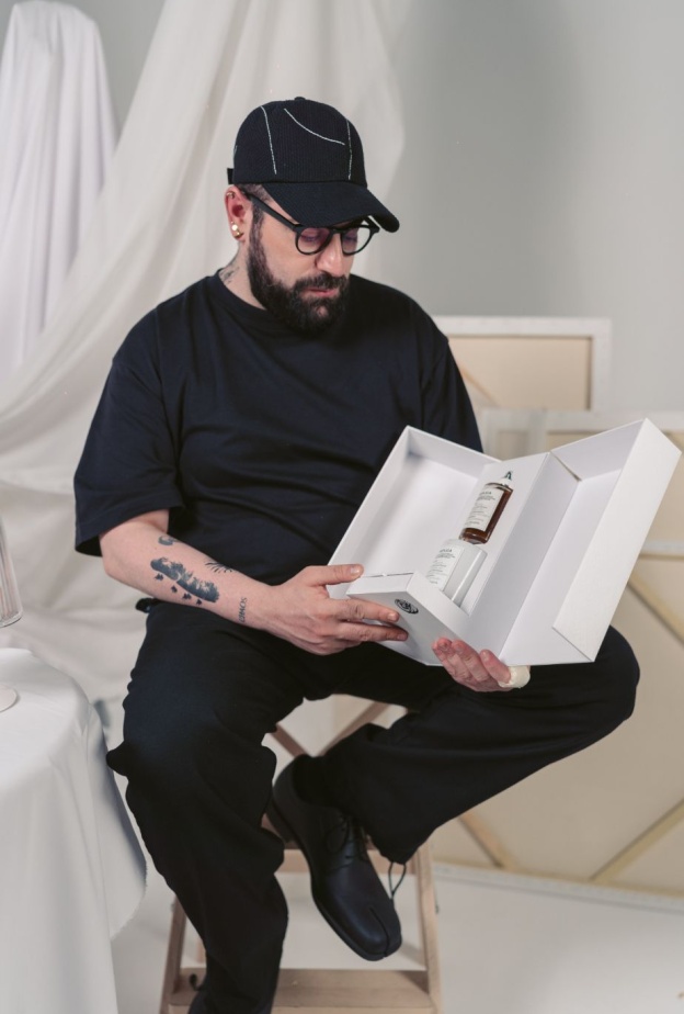  علبة هديّة مبتكرة من Maison Margiela Fragrances بتوقيع الفنّان اللبناني علي شعبان