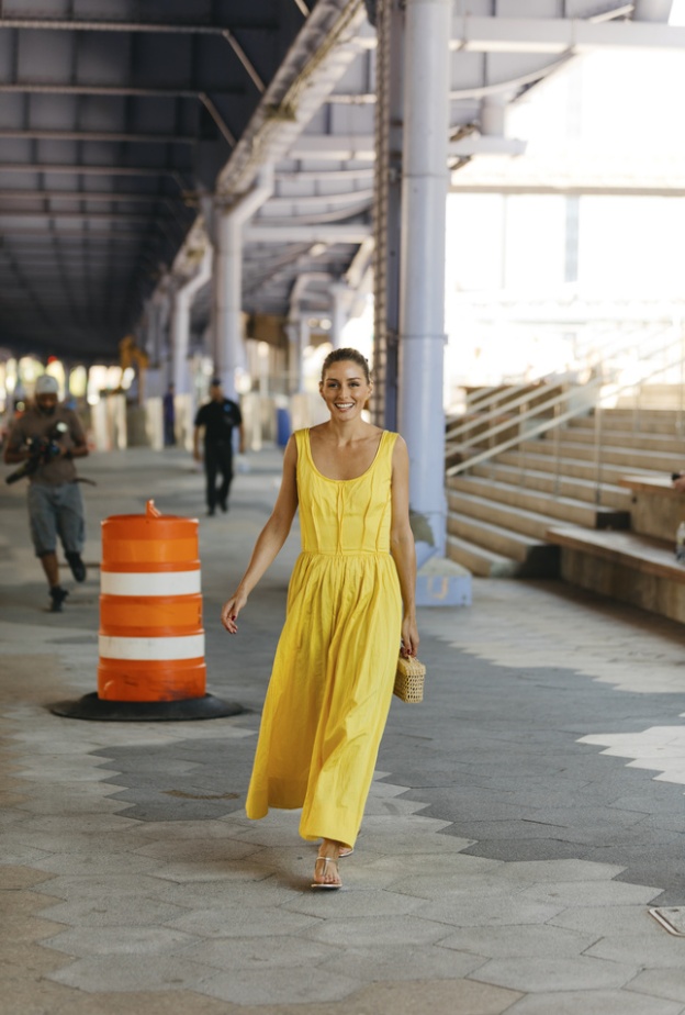 إطلالة تناسب السفرات الصيفية 