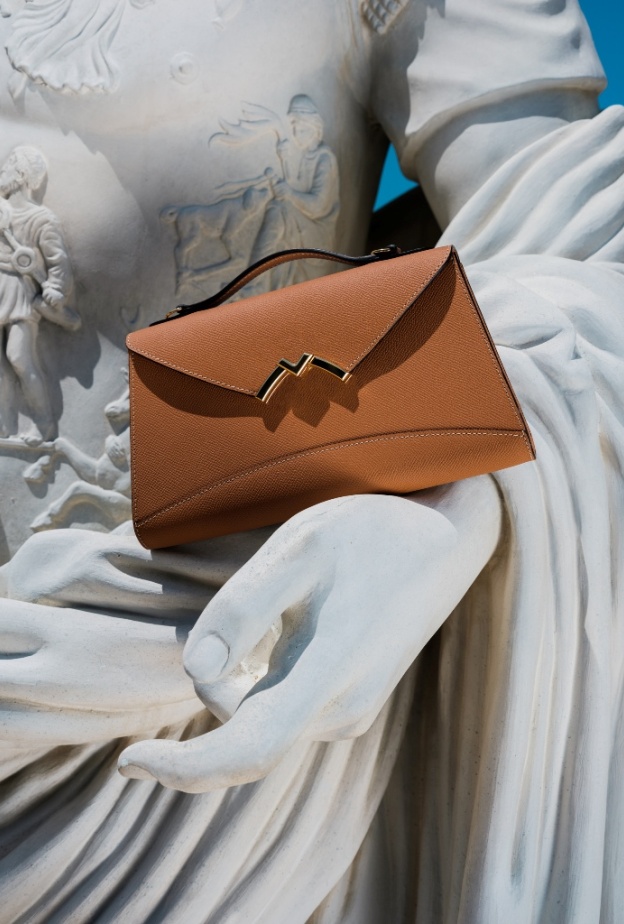 مجموعة حقائب Gabrielle.. توقيع دار Moynat المتفاني والمرهف