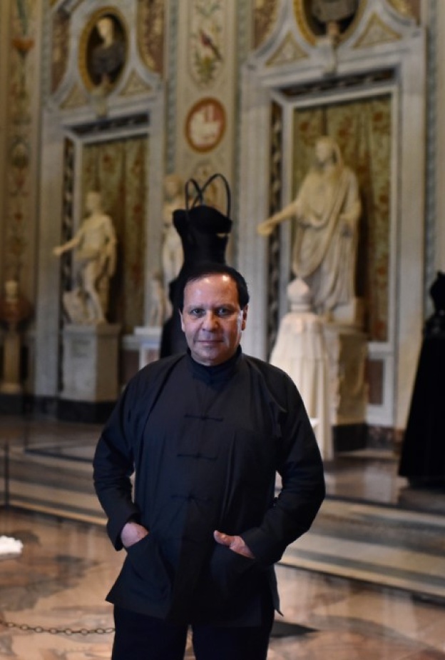 المصمم التونسي العالمي عزالدين عليا 