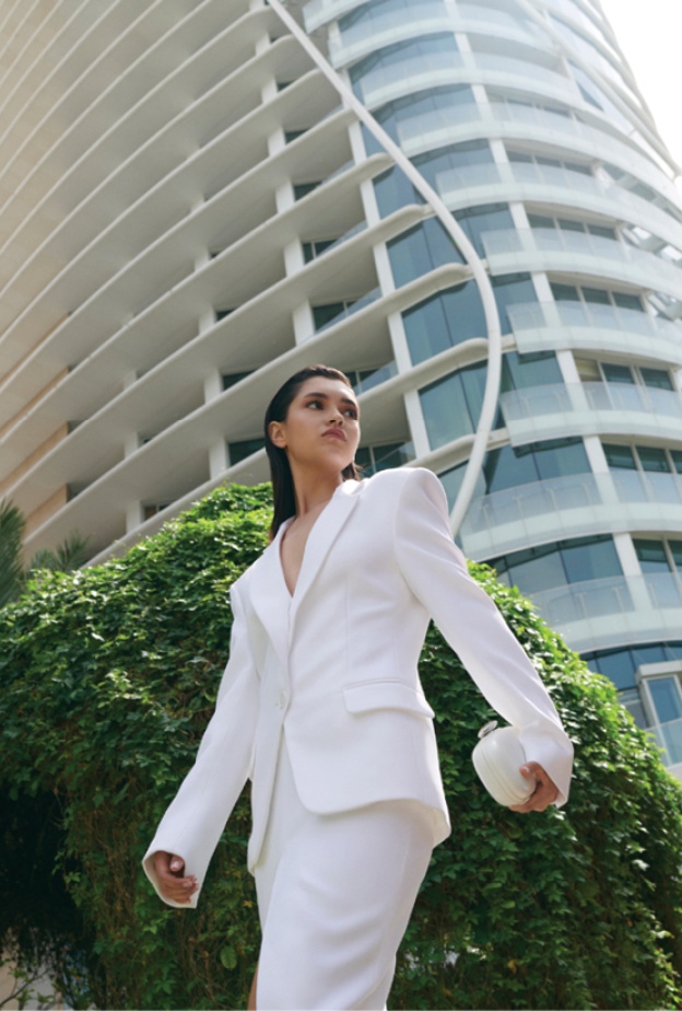 جلسة تصويرية خاصة بدار  MICHAEL KORS و"هي" 