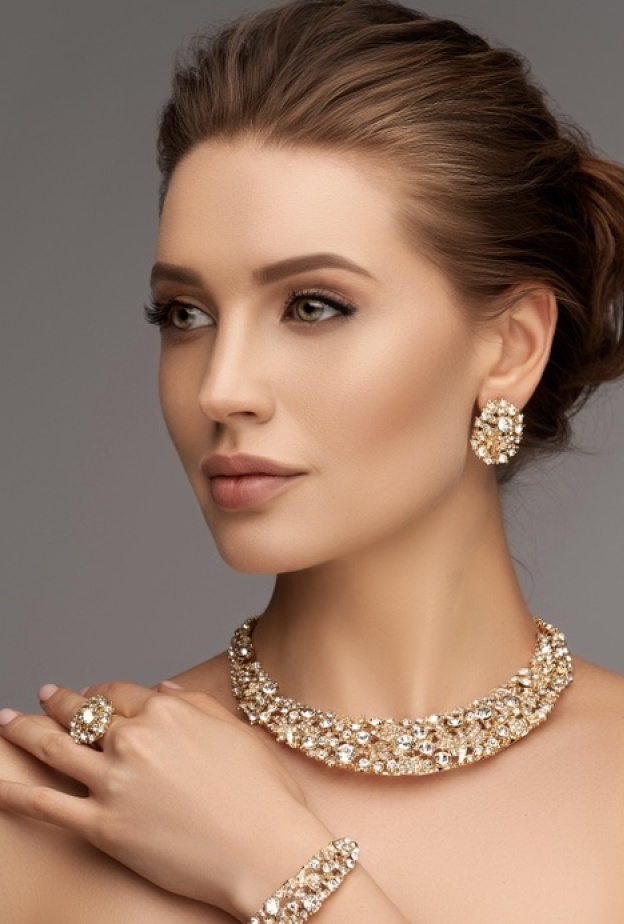 كيف تعيدين مجوهراتك جديدة مرة أخرى بعد ارتدائها يوم عيد الفطر