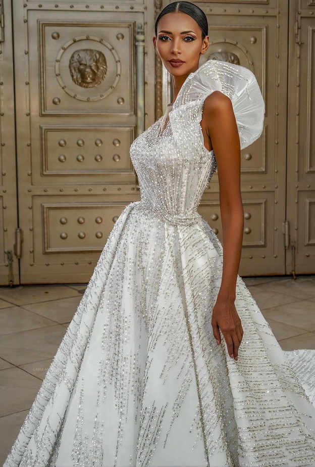 لميا أبي نادر لـ "هي": فساتين زفاف ربيع وصيف 2203 تجسّد هوية العروس العربية