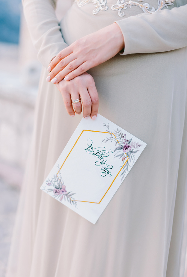 موضة دعوات الزفاف الجديدة، دعوات زفاف رومانسية ناعمة بالدانتيل