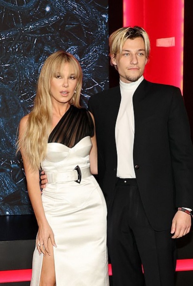 ميلي بوبي براون 