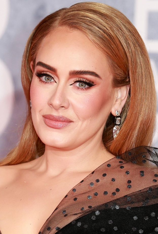 أديل ترتدي أقراط ماس فاخرة من لورين شوارتز Lorraine Schwartz