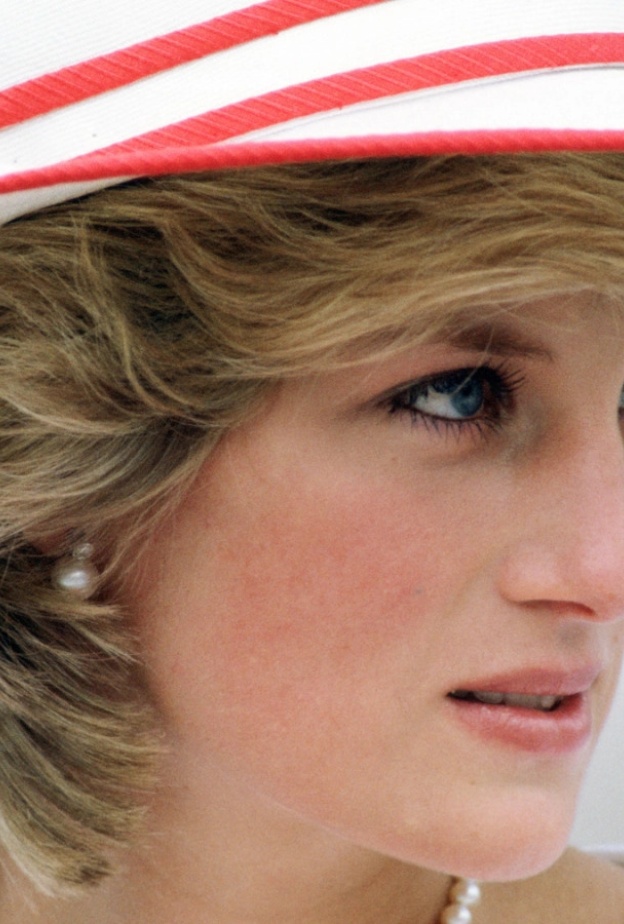 أشهر التماثيل والنصب التذكارية الخاصة بالأميرة ديانا