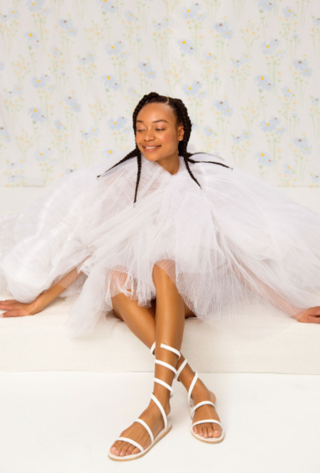 صيحات أحذية العروس مستوحاة من الأساطير اليونانية لصيف 2023  