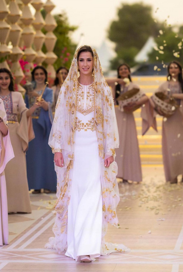 اطلالة رجوة آل السيف في حفل الحناء