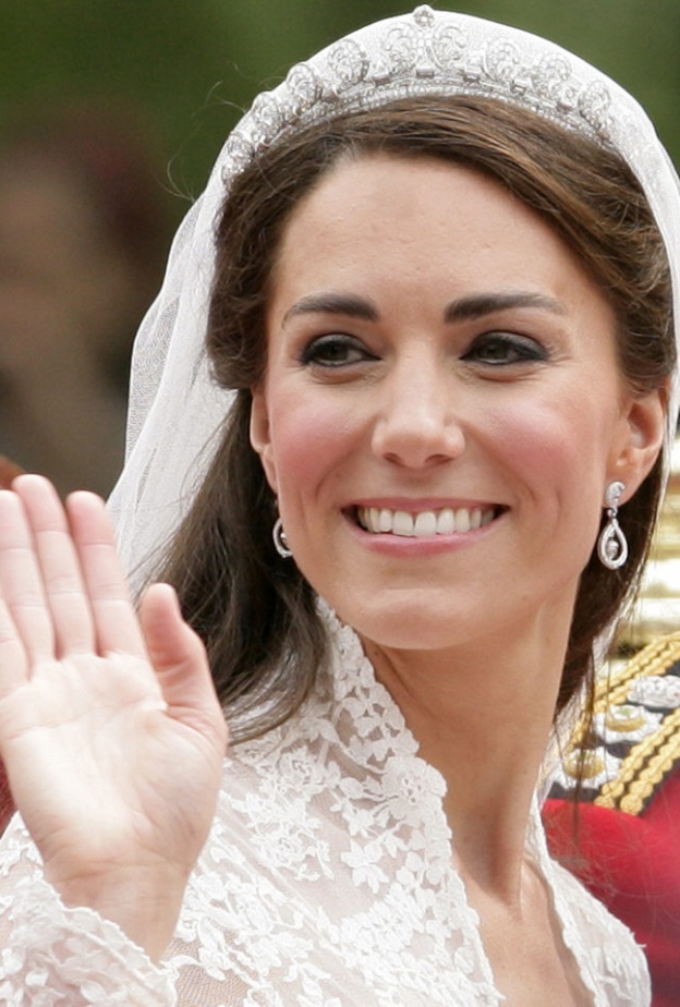 اقراط الاميرة كيت ميدلتون التي تألقت بها في يوم الزفاف