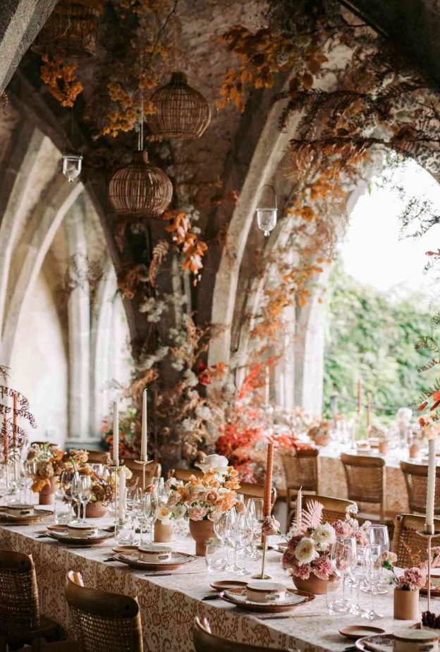 البرتقالي والوردي في أعراس شهر مايو