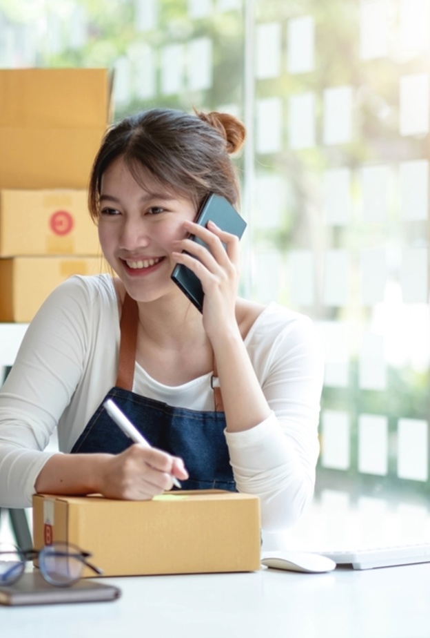 كيف تنجحين في مشروع تجارة الملابس عبر الانترنت؟ إليك أهم النصائح