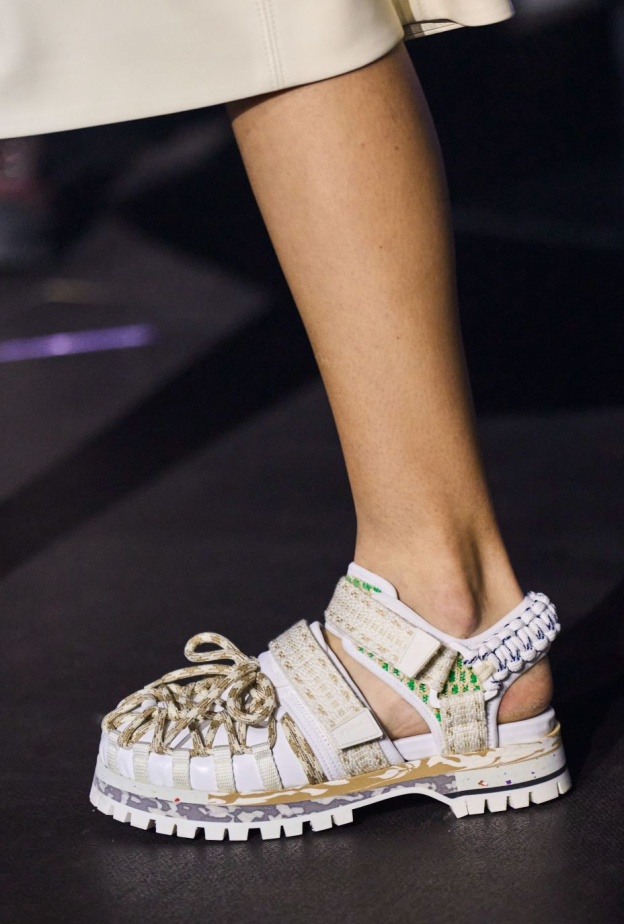 موديلات صنادل الـFisherman خيار مميز لإطلالة ربيع وصيف 2023