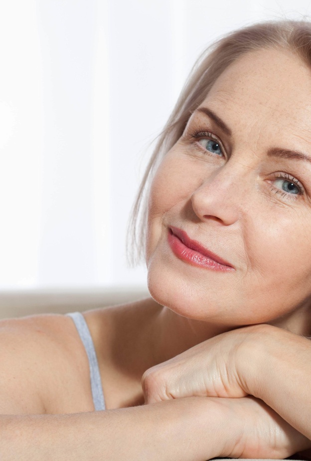 أطعمة صديقة للمرأة في سن الخمسين مثل البروتينات غير الدهنية والمكسرات والسلمون أطعمة صديقة للمرأة في سن الخمسين مثل البروتينات غير الدهنية والمكسرات والسلمون أطعمة صديقة للمرأة في سن الخمسين مثل البروتينات غير الدهنية والمكسرات والسلمون