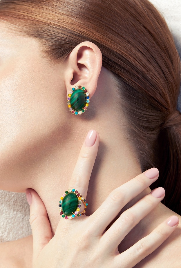 تألقي بأجمل مجوهرات أحجار كريمة ملونة