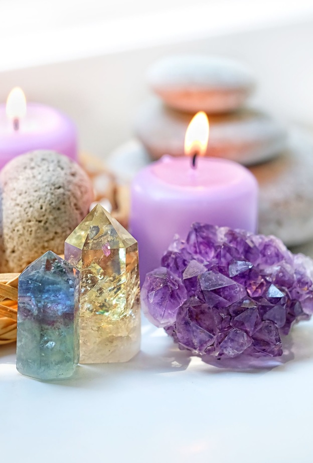 تساعد بعض الأحجار الكريمة على النوم بهناء