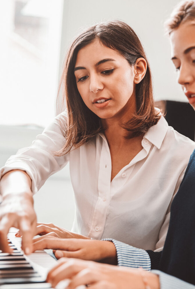 تطوير الذات والتحلي بالصبر.. 10 فوائد تعود عليك من تعلم الموسيقى