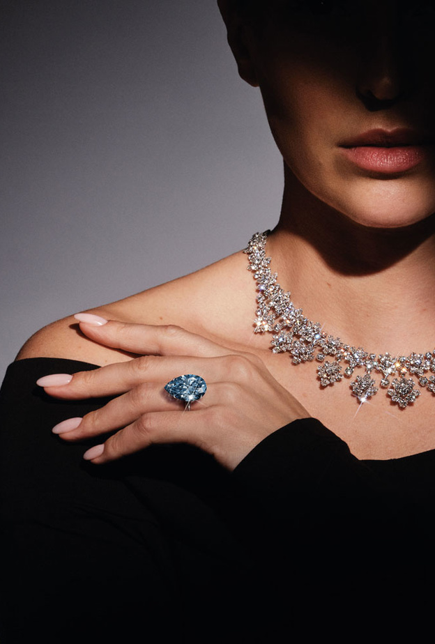 ألماسة بولغري الزرقاء Laguna Blu تحقق 25 مليون دولار في مزاد سوذبيز