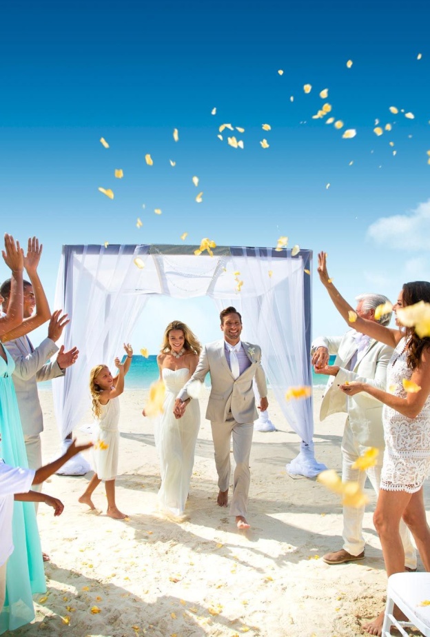 زفاف على الشاطىء