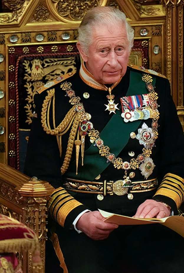 سوف يحضر مراسم التتويج زعماء من أنحاء العالم