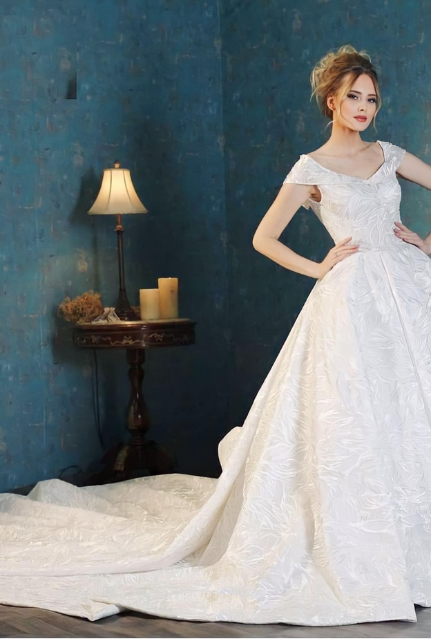 عروس المصمم رواد الحسنية