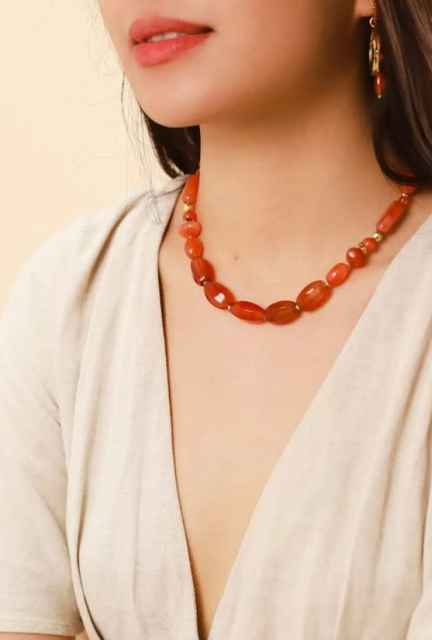 عقد مرصع بالعقيق من ناتور Nature 