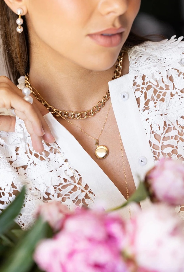 قلادة monica rich kosann