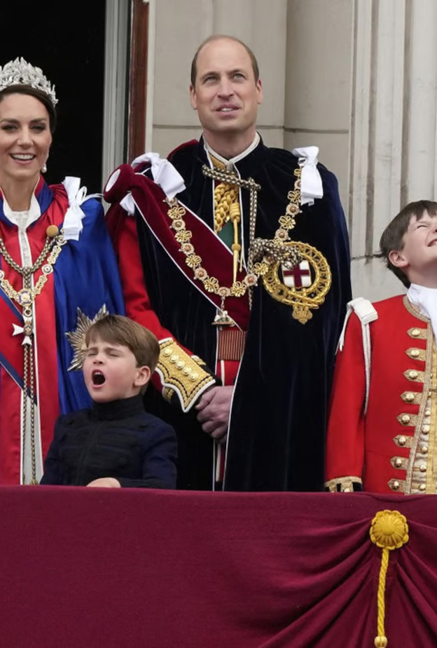 كيف سرقت أميرة ويلز الأضواء من ملك وملكة بريطانيا بمباركة الملك؟